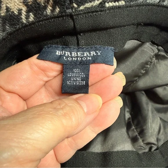 Vintage BURBERRY LONDON 100% Lambswool Grey Nova Check Hat  display picture 1